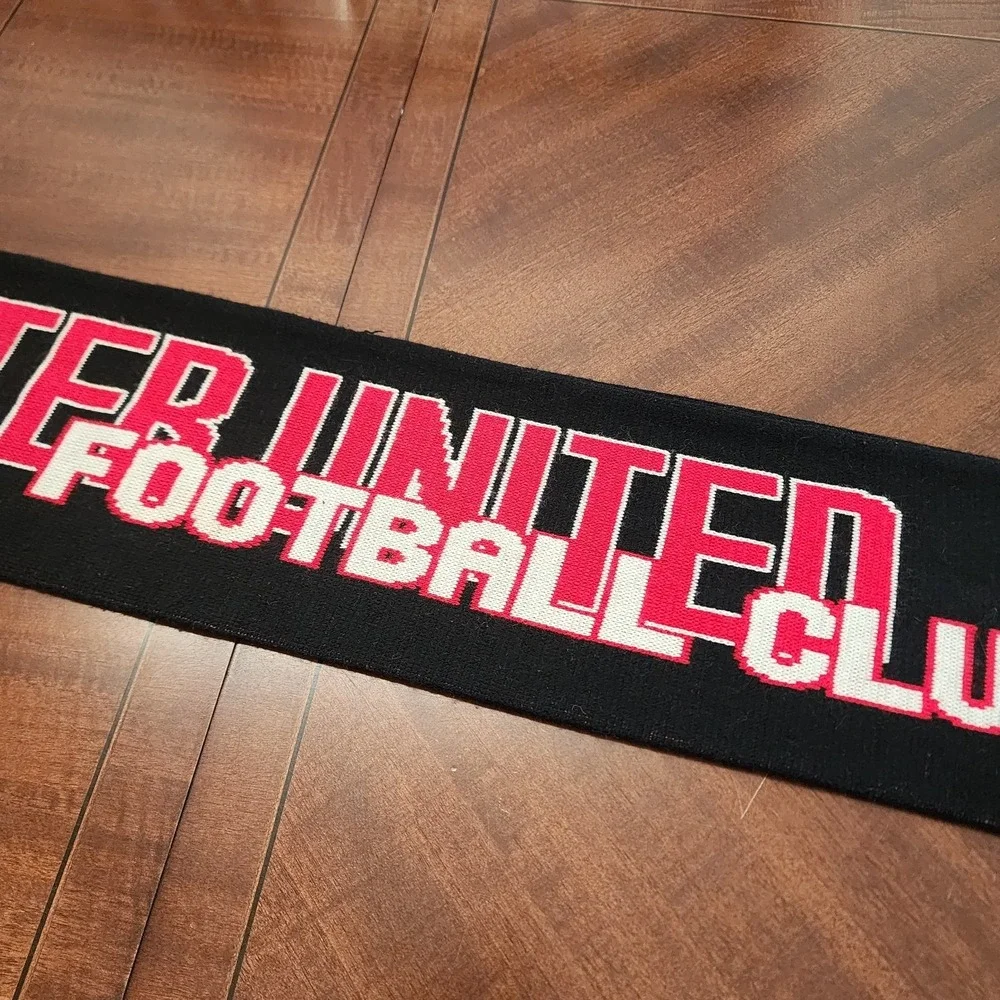Manchester United Official Club Football/Soccer Scarf Spectator Merchandise